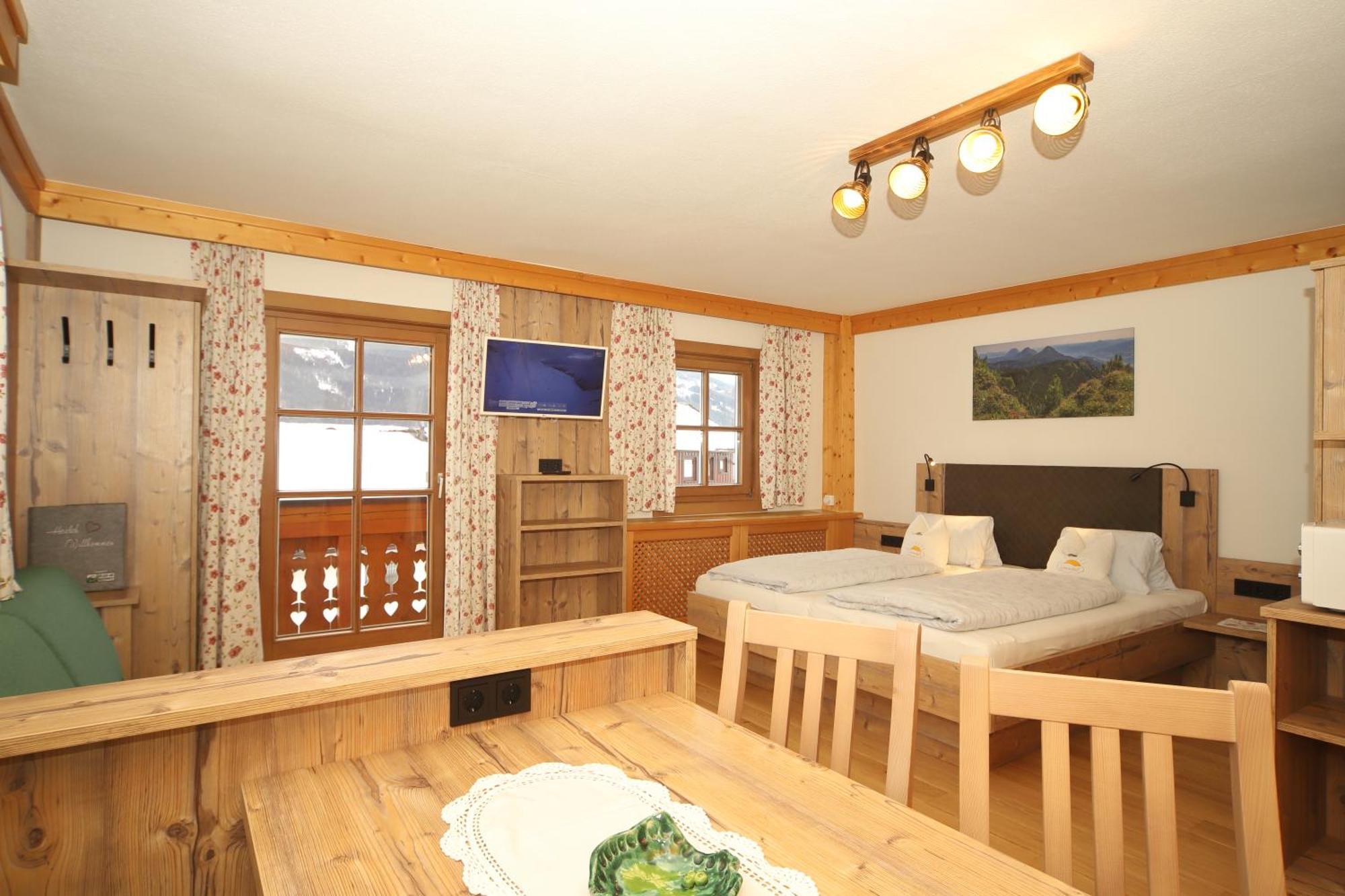 Linarhof Apartment Urlaub Am Bio Bauernhof Haus im Ennstal Exterior foto